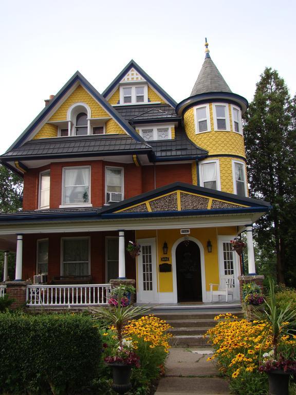 A Moment In Time Bed And Breakfast Niagara Falls Exterior foto